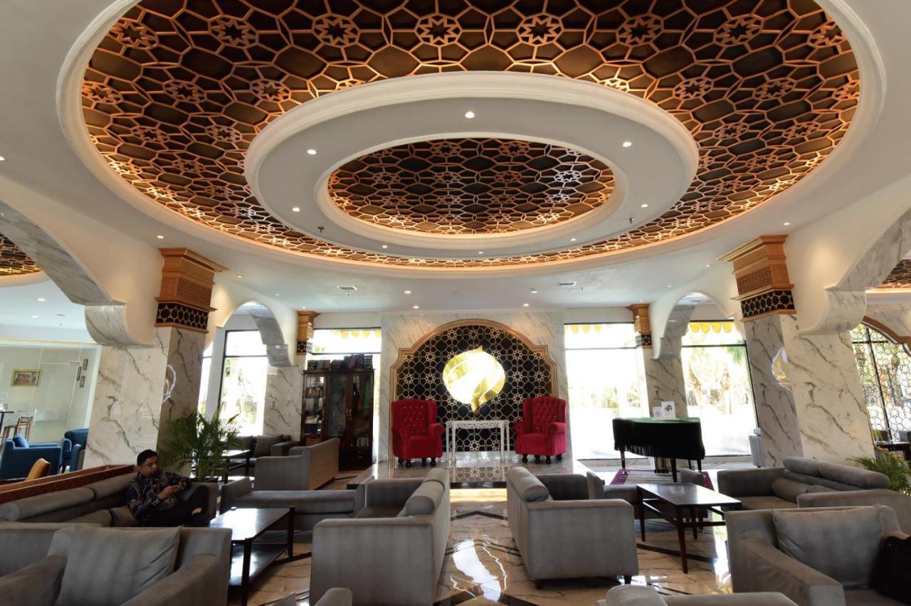 Hermes Palace Hotel Banda Aceh Exterior photo