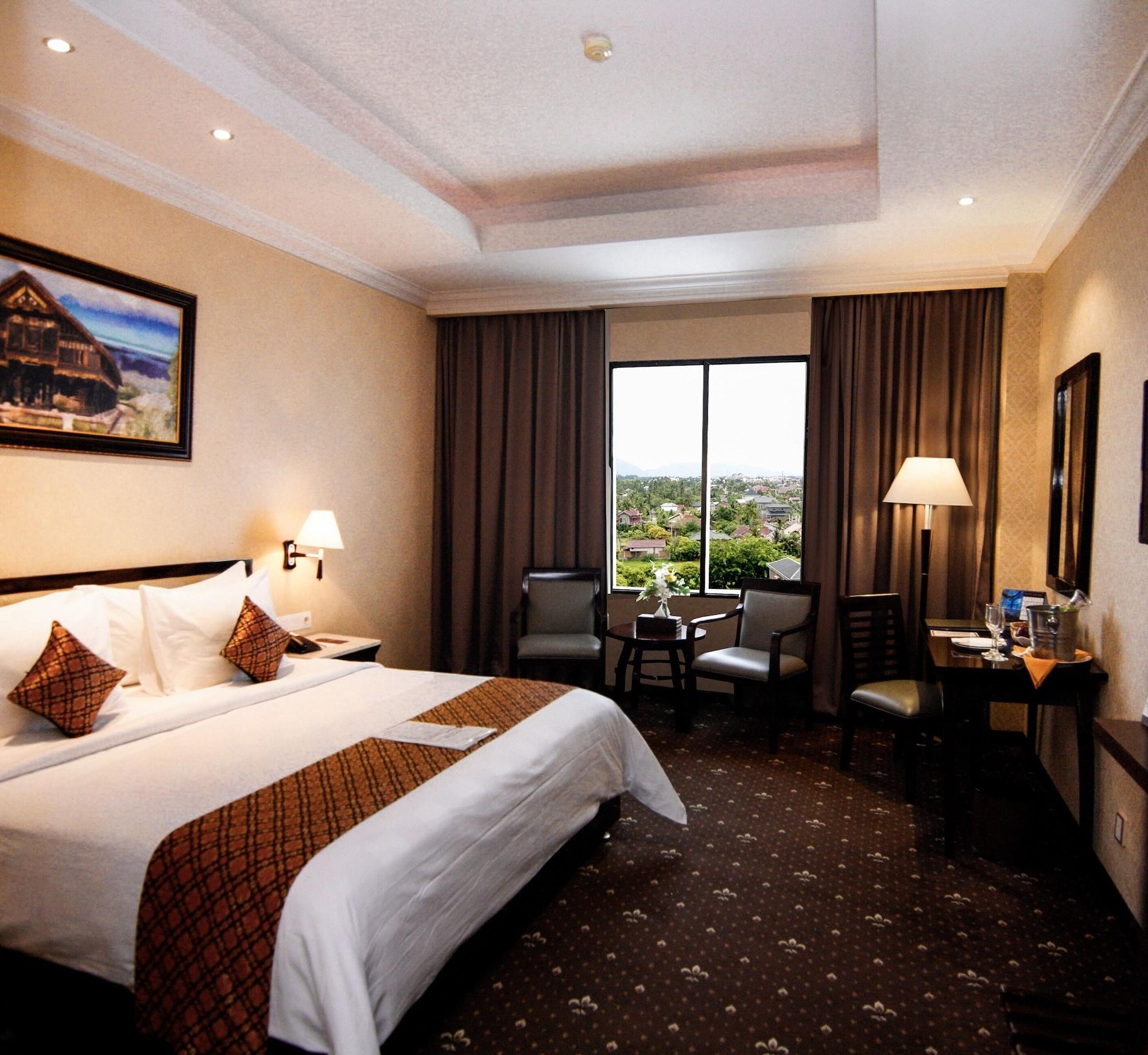 Hermes Palace Hotel Banda Aceh Exterior photo
