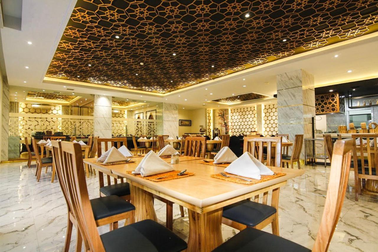 Hermes Palace Hotel Banda Aceh Exterior photo