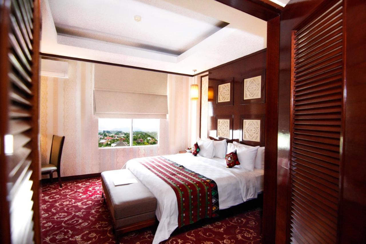 Hermes Palace Hotel Banda Aceh Exterior photo