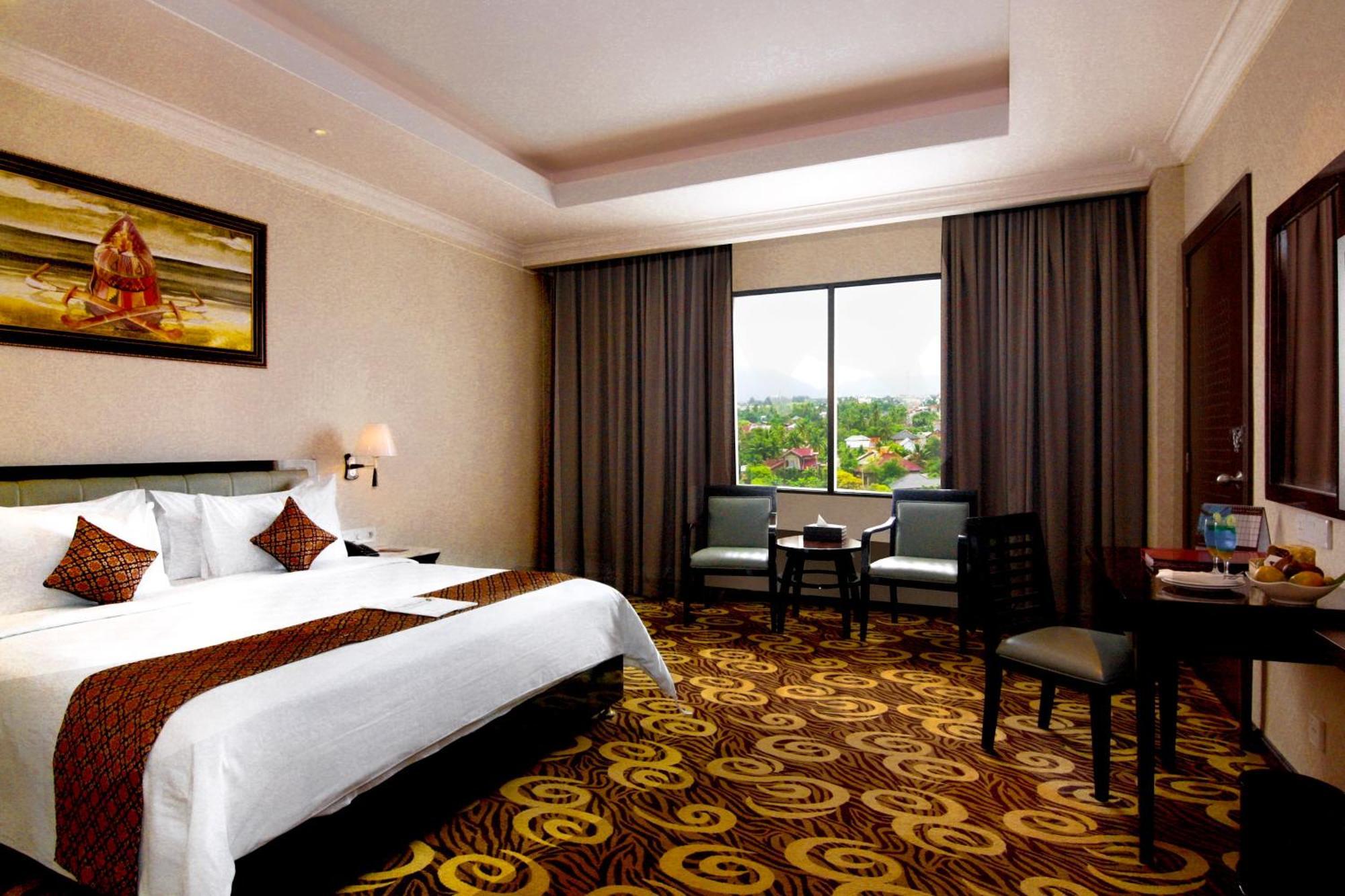 Hermes Palace Hotel Banda Aceh Exterior photo