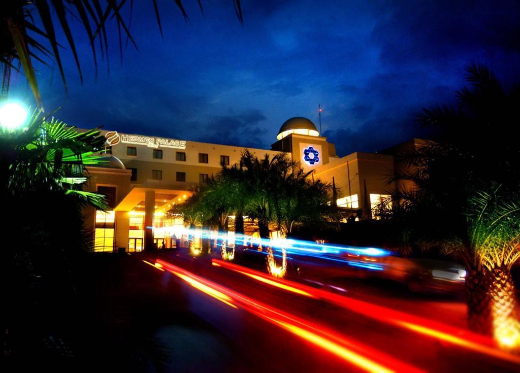 Hermes Palace Hotel Banda Aceh Exterior photo
