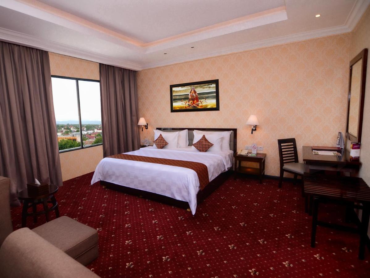 Hermes Palace Hotel Banda Aceh Exterior photo