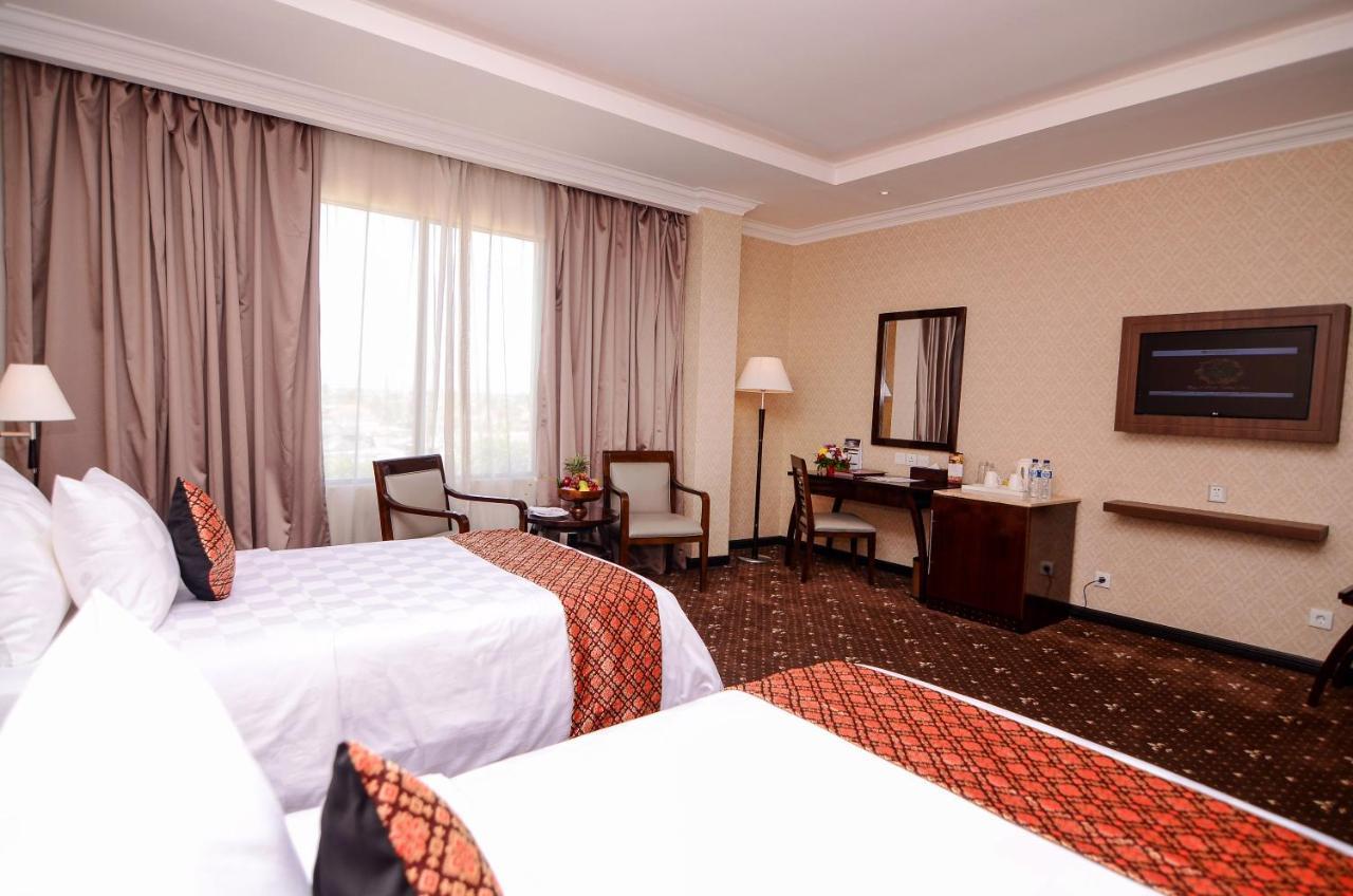 Hermes Palace Hotel Banda Aceh Exterior photo