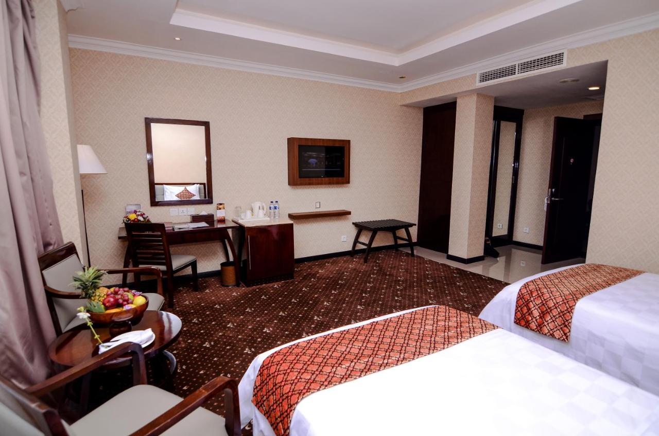 Hermes Palace Hotel Banda Aceh Exterior photo